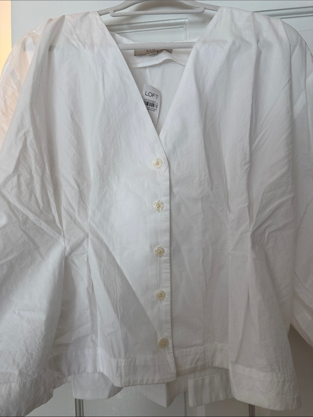 NWT LOFT White V-Neck Button-Front Women’s Top